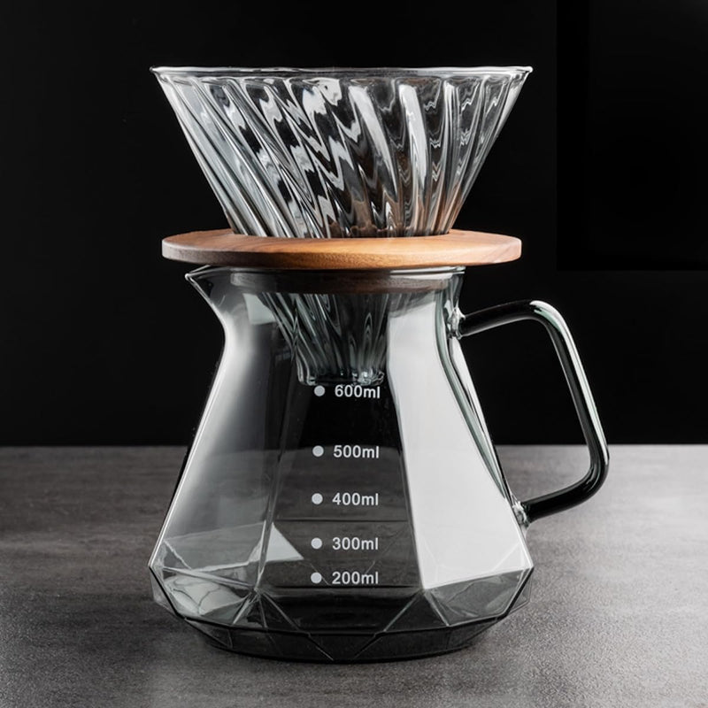 コーヒーサーバー 割れない 耐熱ガラス コーヒードリッパー ハンドドリップセット コーヒー サーバー 高ホウ素シリカガラス材料 直火対応 耐寒性 透明 蓋付き 電子レンジ·食洗機対応 目盛り付き コーヒー用品 使いやすい 洗いやすい 多用途 家用 喫茶店 1~4杯用 ダイヤモンド 600ml