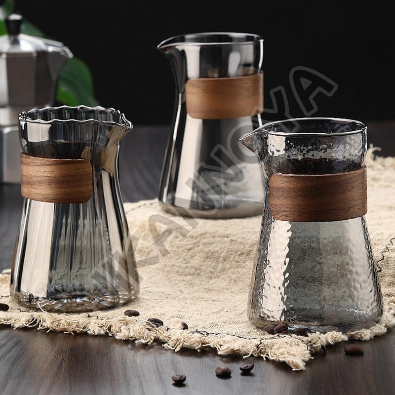 コーヒードリッパー,コーヒーサーバーJIKANNOYA コーヒーサーバー 割れない コーヒー サーバー 高ホウ素シリカガラス 耐熱ガラス 直火対応 耐寒性 クルミ材 コーヒーポット 透明 割れないコーヒーサーバー 電子レンジ 食洗機対応 コーヒー用品 使いやすい 洗いやすい 多用途 家用 喫茶店 1~3杯用 500ml 槌目ガラス グレー