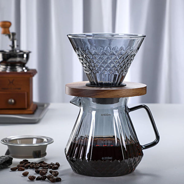 コーヒードリッパー ハンドドリップセット コーヒーサーバー 割れない 高ホウ素シリカガラス材料 耐熱ガラス 直火対応 耐寒性 クルミ材 ドリッパー ダイヤモンド 電子レンジ·食洗機対応 コーヒー用品 目盛り付き 洗いやすい 多用途 家用 喫茶店 1~4杯用 600ml グレー